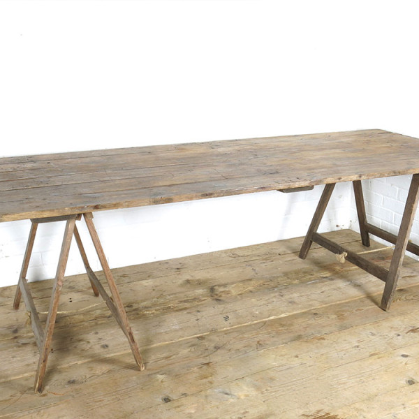 trestle table O2